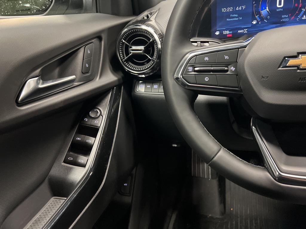 new 2026 Chevrolet Equinox car, priced at $35,195