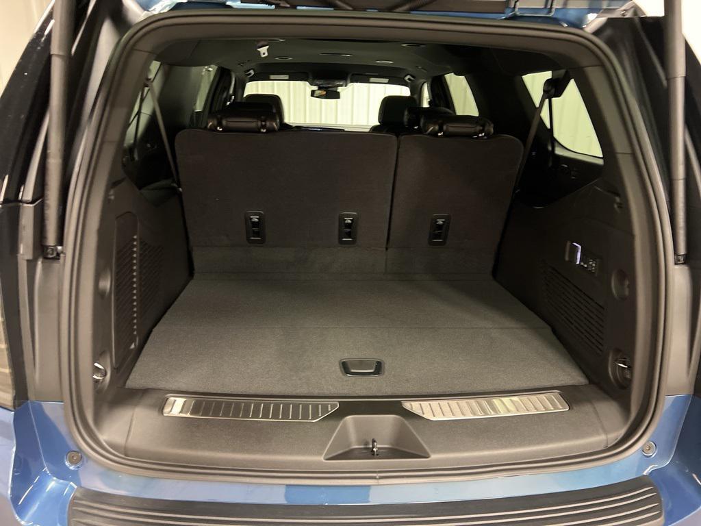 new 2025 Chevrolet Suburban car, priced at $81,795