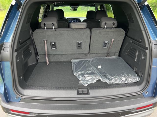 new 2025 Chevrolet Traverse car, priced at $44,945