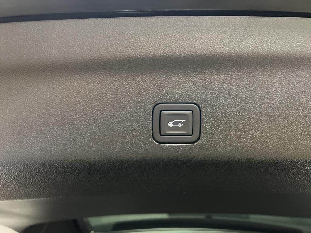 used 2023 GMC Yukon car, priced at $67,990