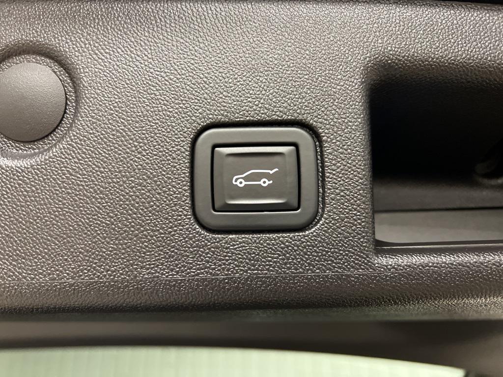 used 2024 Chevrolet Equinox car, priced at $24,370