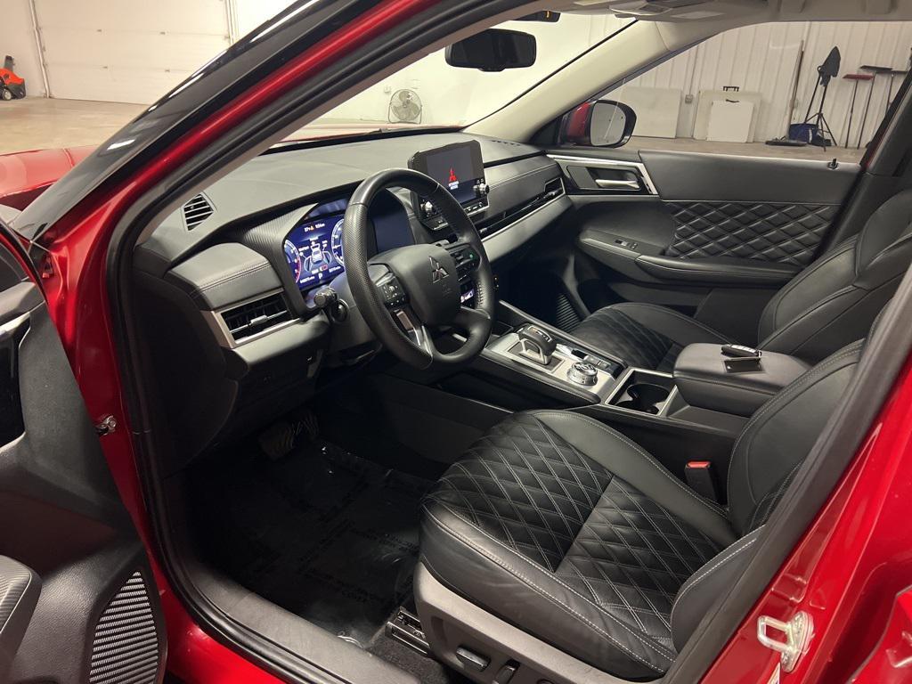 used 2024 Mitsubishi Outlander car, priced at $26,999