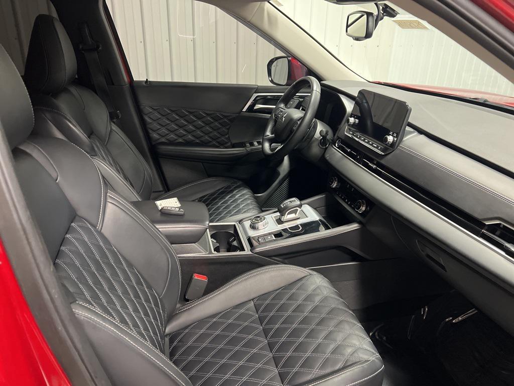 used 2024 Mitsubishi Outlander car, priced at $26,999