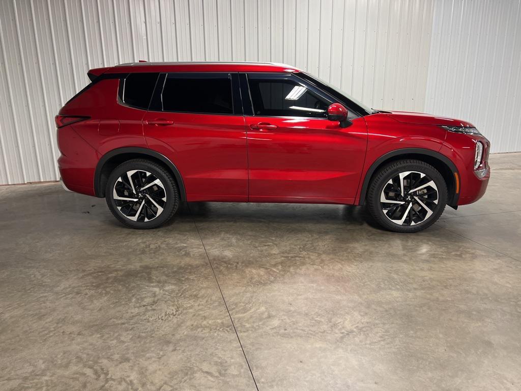 used 2024 Mitsubishi Outlander car, priced at $26,999