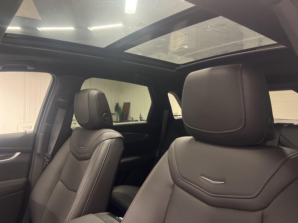 new 2025 Cadillac XT5 car, priced at $63,990