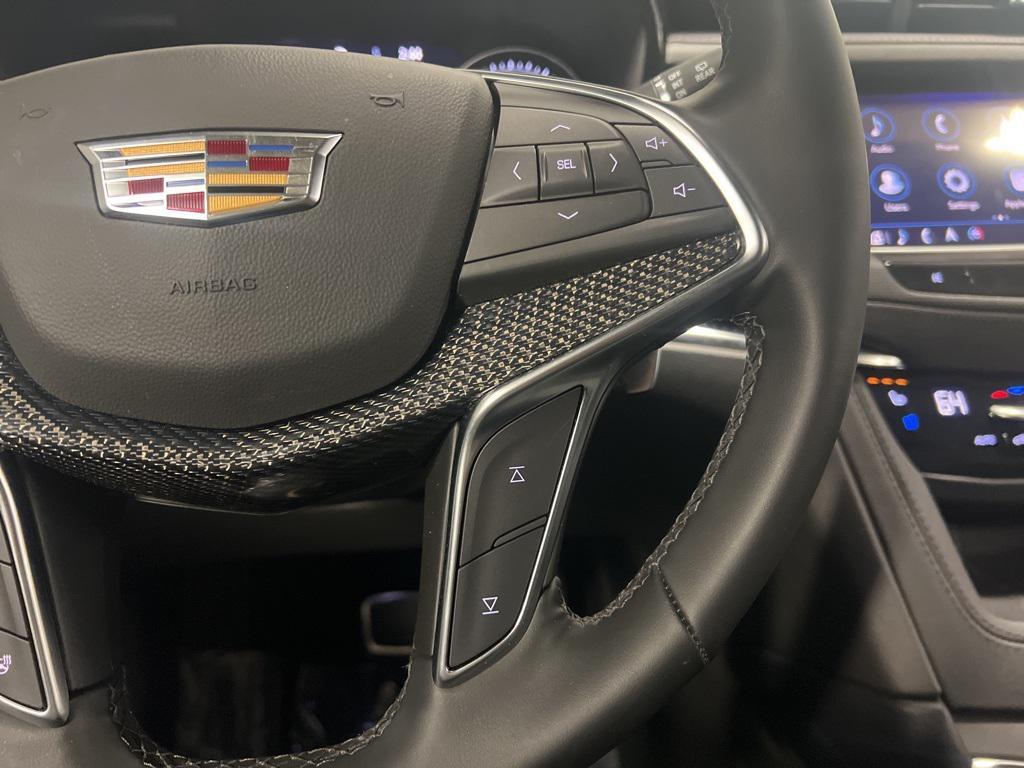 new 2025 Cadillac XT5 car, priced at $63,990