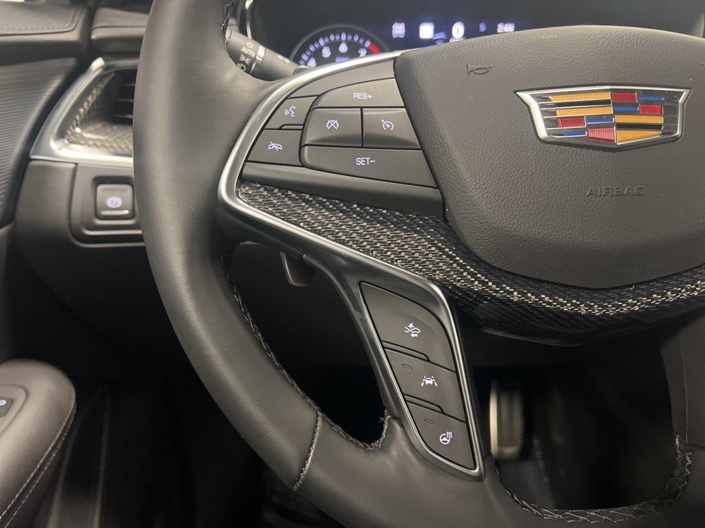 new 2025 Cadillac XT5 car, priced at $63,990