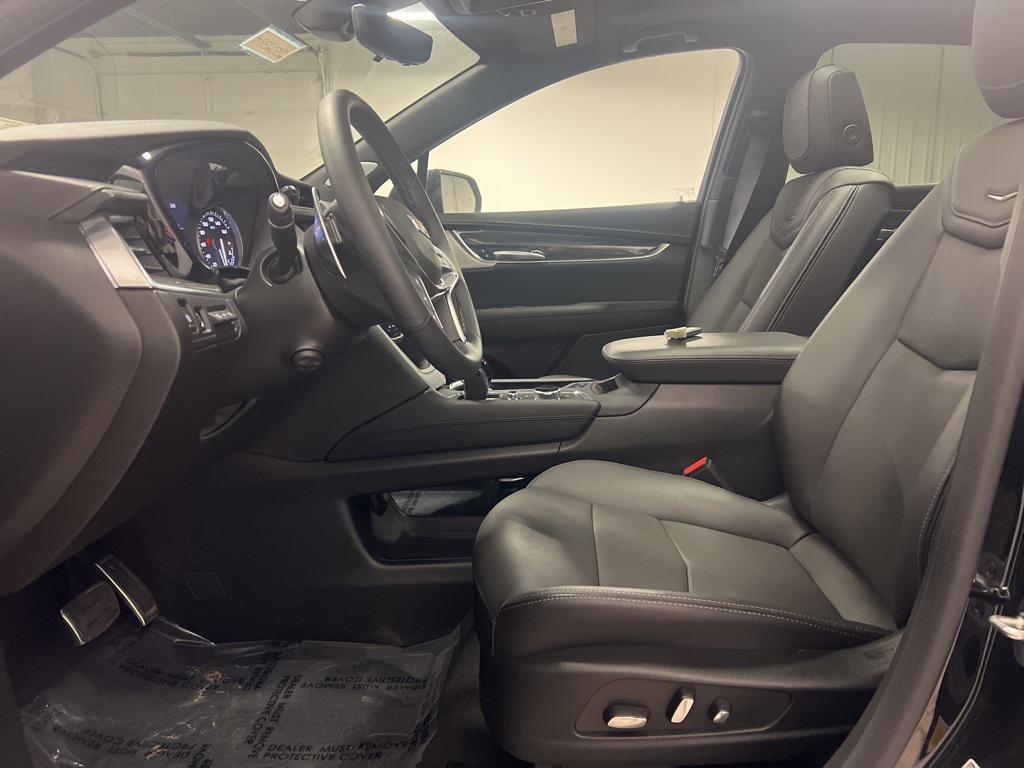 new 2025 Cadillac XT5 car, priced at $63,990