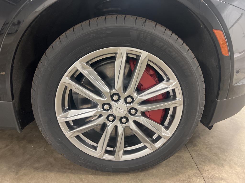 new 2025 Cadillac XT5 car, priced at $63,990