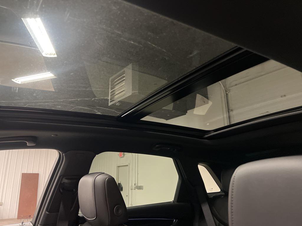 new 2025 Cadillac XT5 car, priced at $59,490