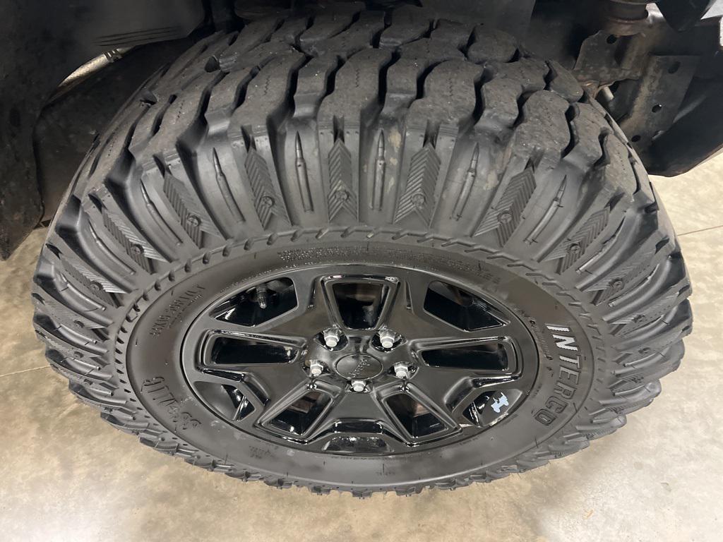 used 2015 Jeep Wrangler Unlimited car, priced at $17,990