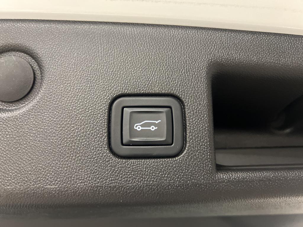 used 2022 Chevrolet Equinox car, priced at $24,970