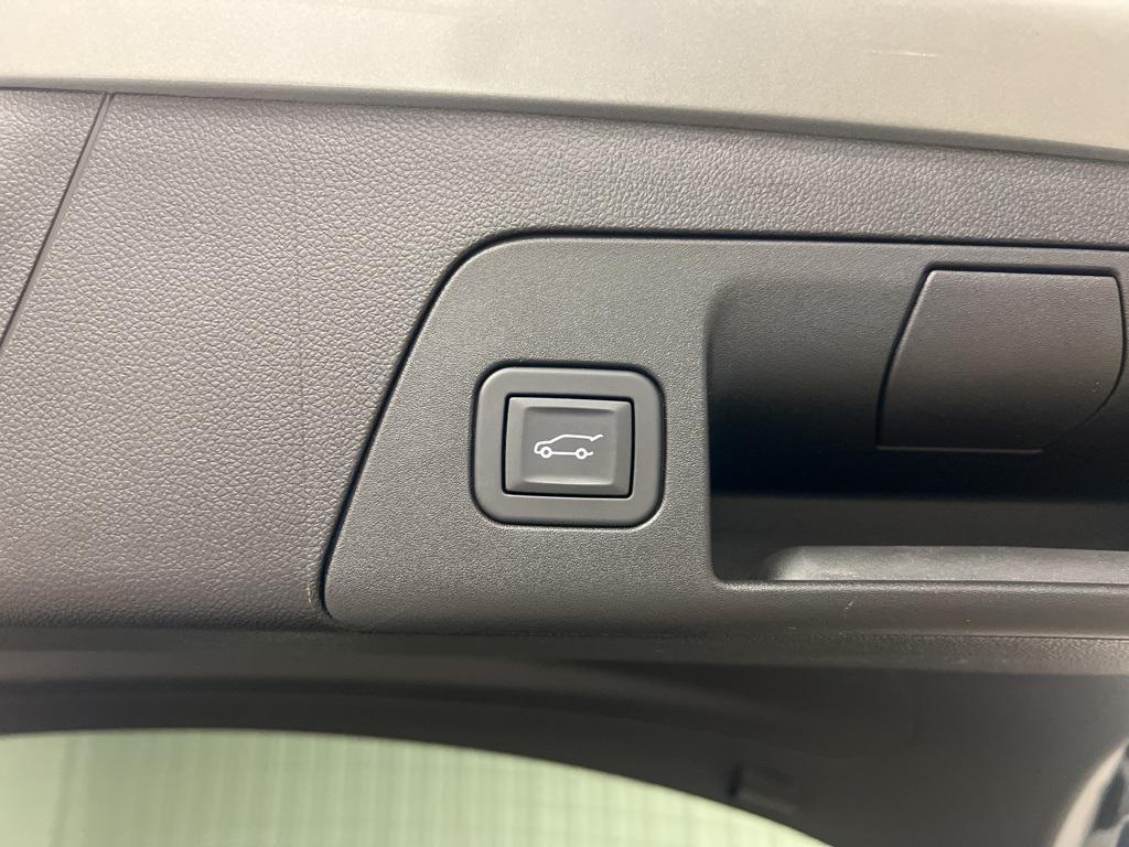 new 2025 Buick Envision car, priced at $43,735