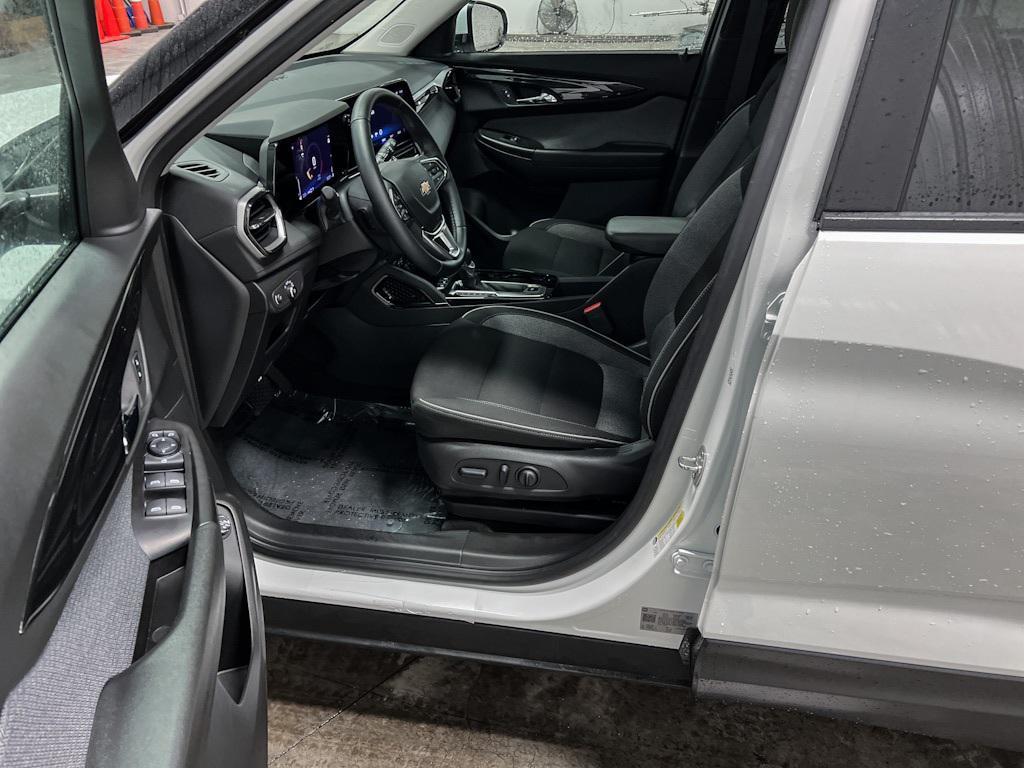 used 2024 Chevrolet TrailBlazer car, priced at $25,345