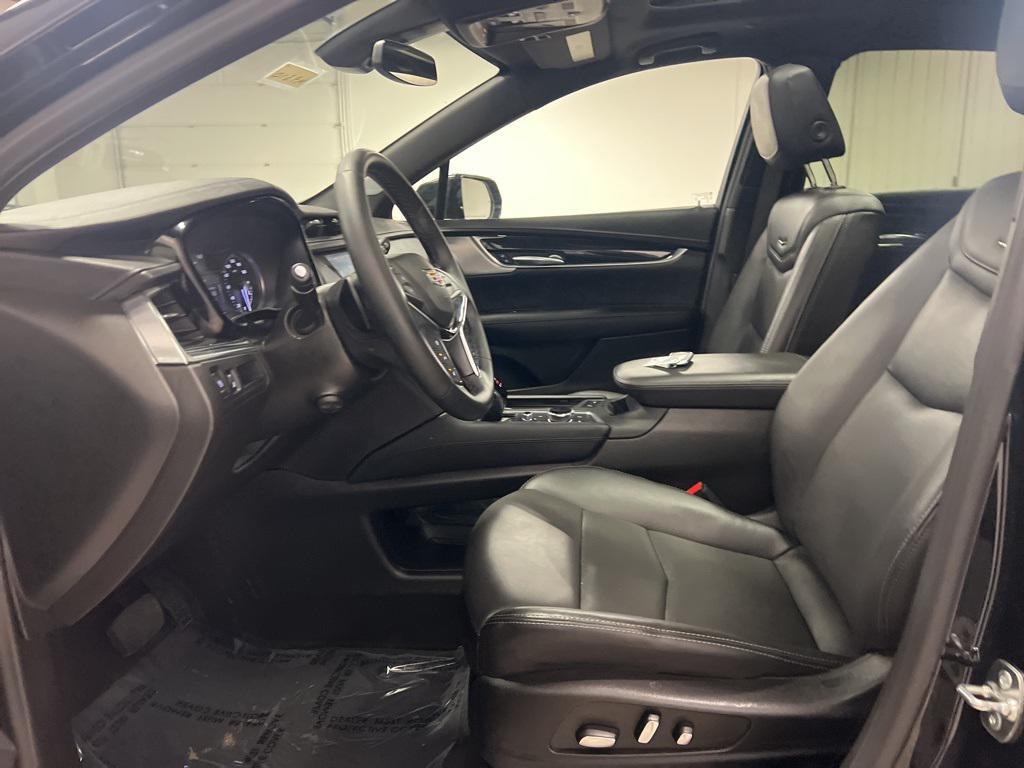used 2025 Cadillac XT5 car, priced at $43,218