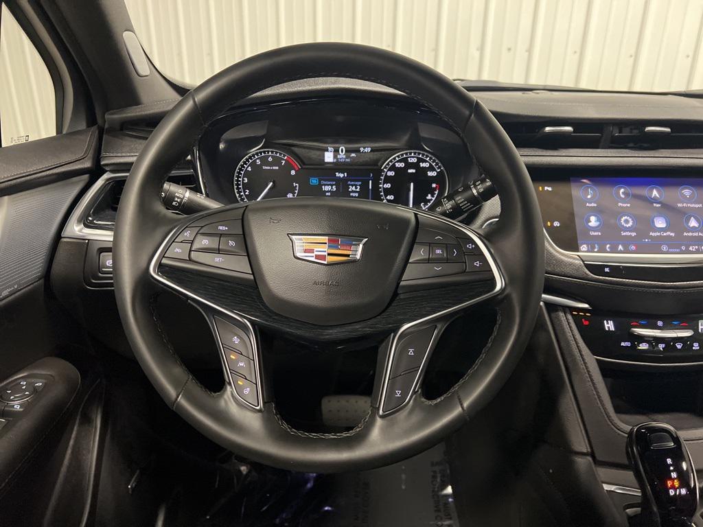 used 2025 Cadillac XT5 car, priced at $43,218