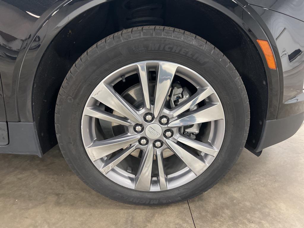 used 2025 Cadillac XT5 car, priced at $43,218