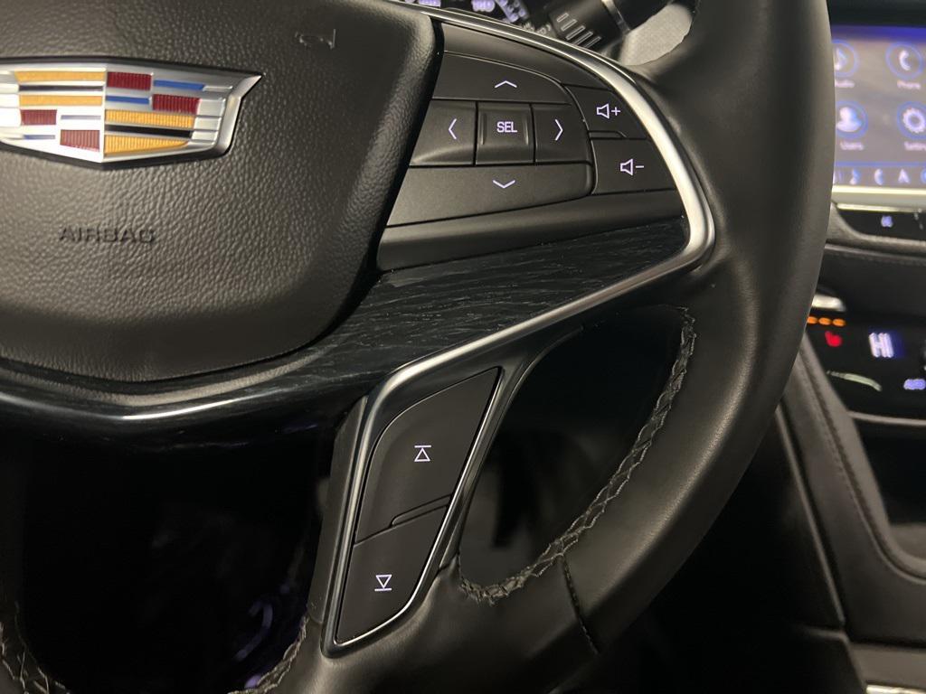 used 2025 Cadillac XT5 car, priced at $43,218