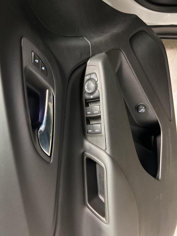 used 2023 Chevrolet Equinox car, priced at $24,490