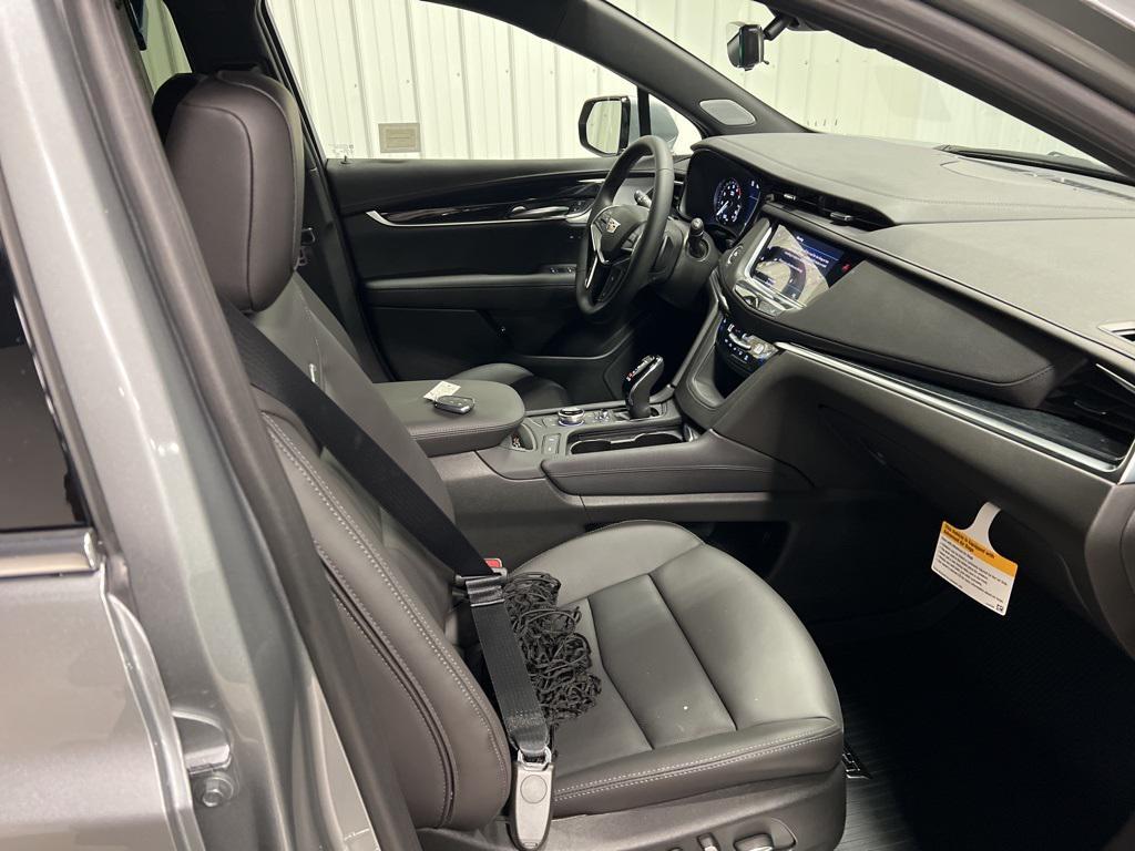 new 2025 Cadillac XT5 car, priced at $59,290