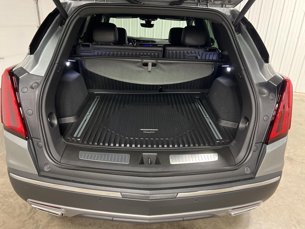 new 2025 Cadillac XT5 car, priced at $59,290
