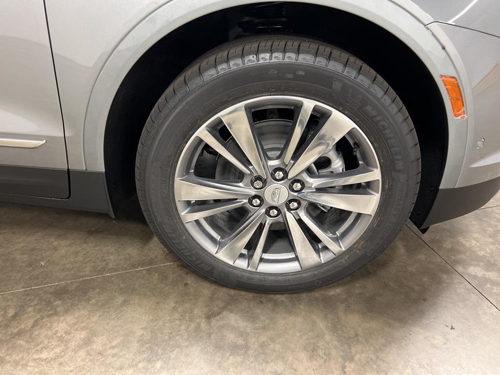 new 2025 Cadillac XT5 car, priced at $59,290