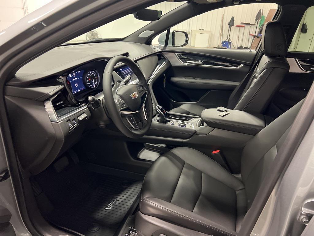 new 2025 Cadillac XT5 car, priced at $59,290