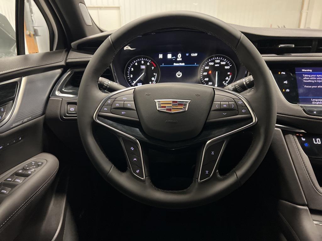 new 2025 Cadillac XT5 car, priced at $59,290