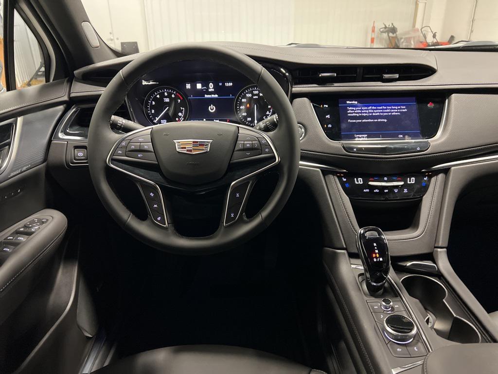 new 2025 Cadillac XT5 car, priced at $59,290