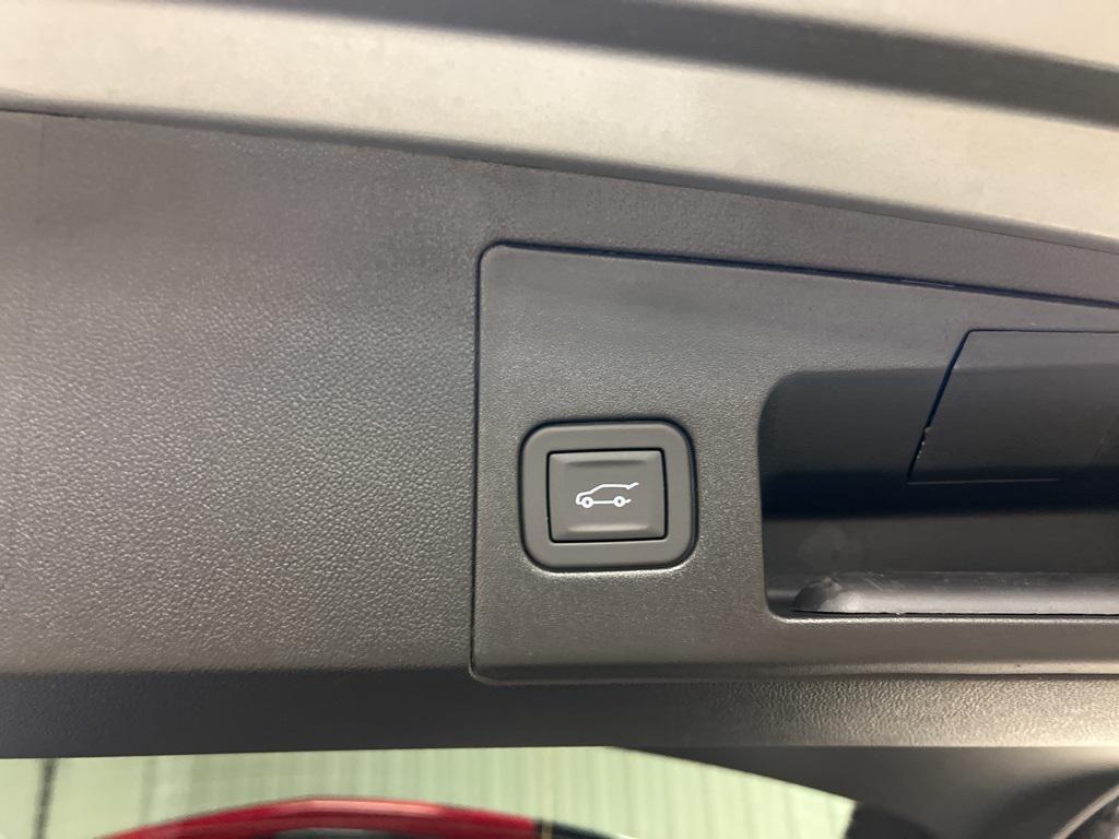 new 2025 Cadillac XT5 car, priced at $59,290