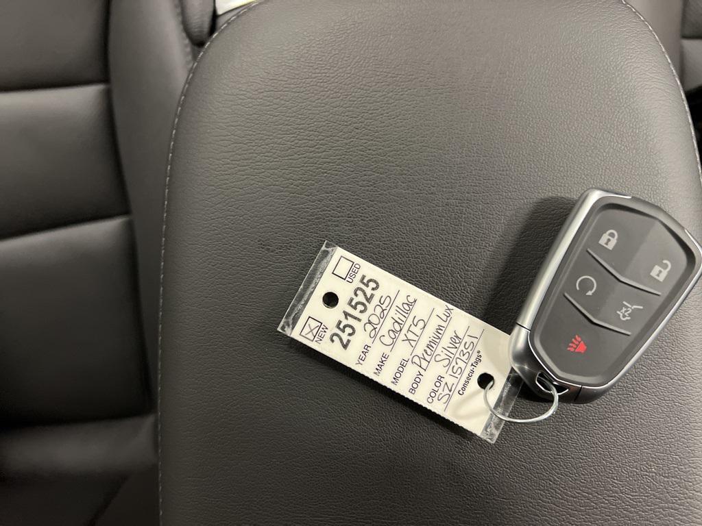 new 2025 Cadillac XT5 car, priced at $59,290