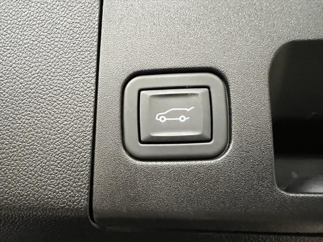 used 2023 Cadillac XT4 car, priced at $29,880