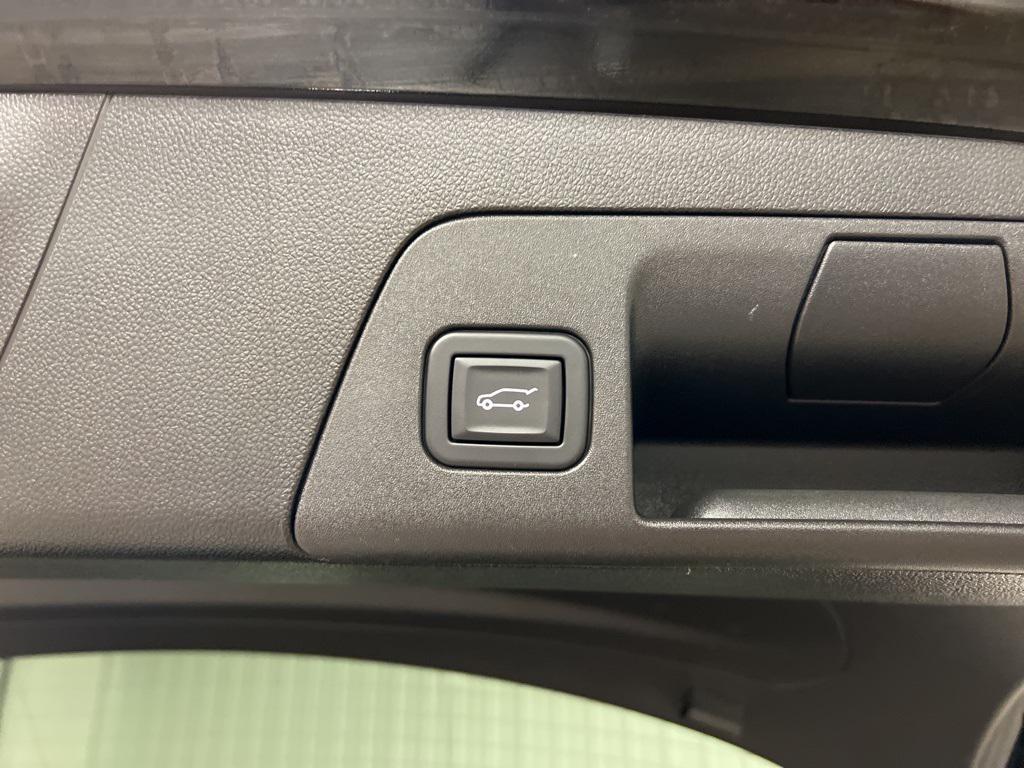 used 2023 Buick Envision car, priced at $28,390