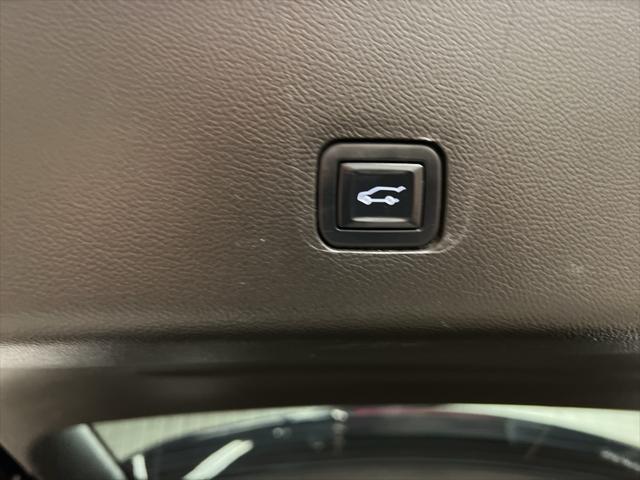 used 2023 Chevrolet Traverse car, priced at $32,790