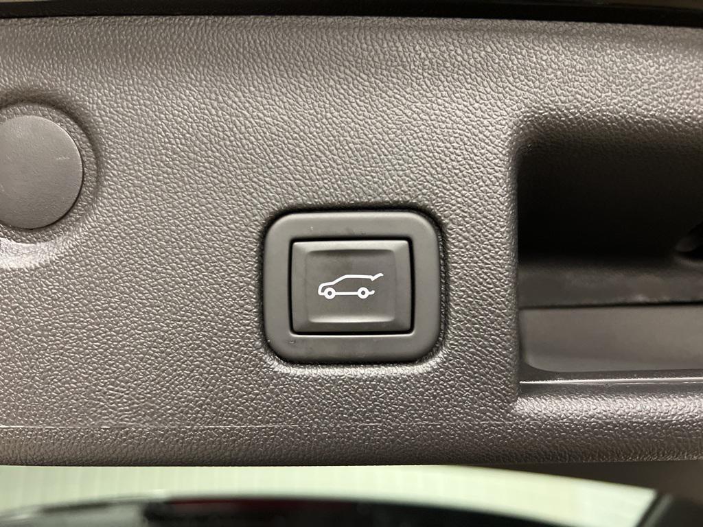 used 2023 Chevrolet Equinox car, priced at $24,810
