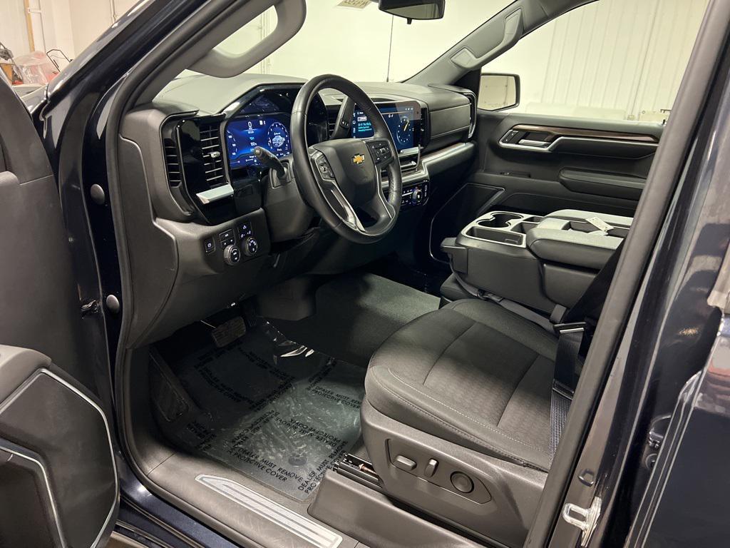 used 2022 Chevrolet Silverado 1500 car, priced at $37,032