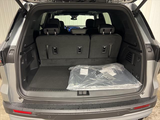new 2025 Chevrolet Traverse car, priced at $48,445
