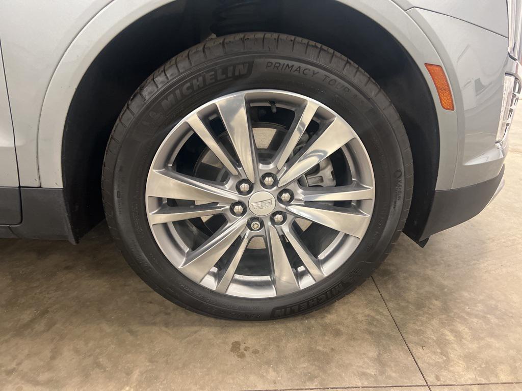 used 2024 Cadillac XT5 car, priced at $44,988