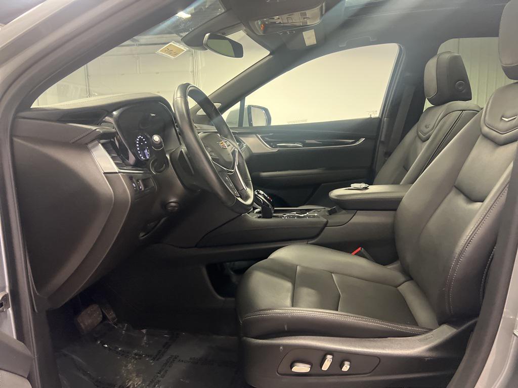 used 2024 Cadillac XT5 car, priced at $44,988