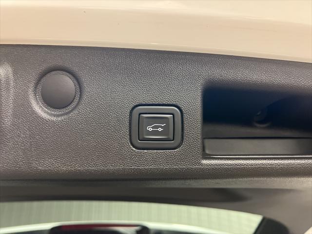 used 2023 Chevrolet Equinox car, priced at $24,290