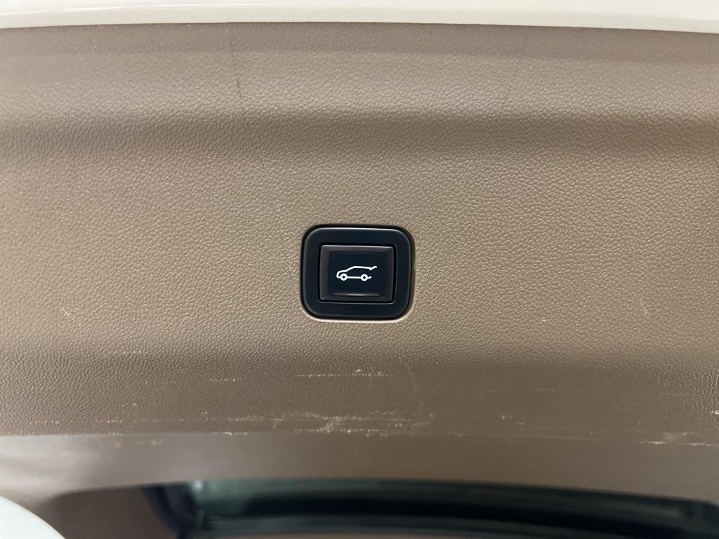 used 2022 GMC Yukon XL car, priced at $53,838