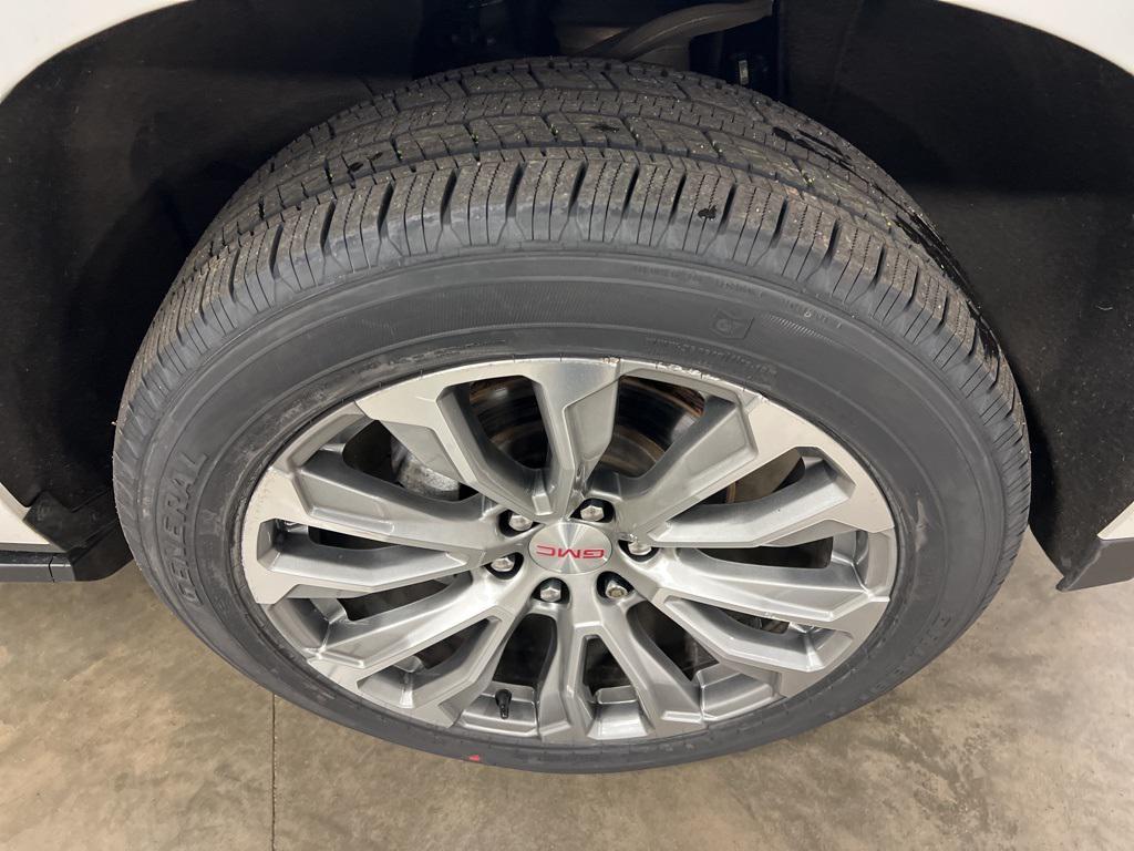 used 2022 GMC Yukon XL car, priced at $53,838