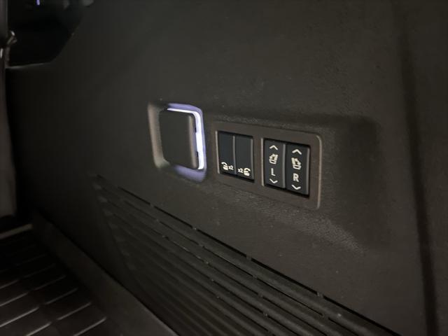 used 2024 GMC Yukon XL car, priced at $69,790