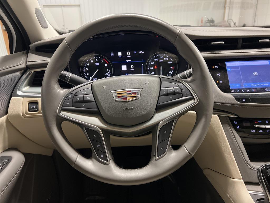 used 2023 Cadillac XT5 car, priced at $31,520