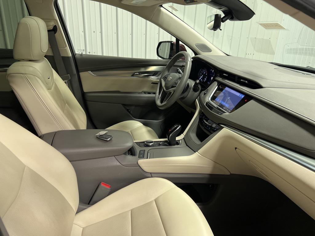 used 2023 Cadillac XT5 car, priced at $31,520