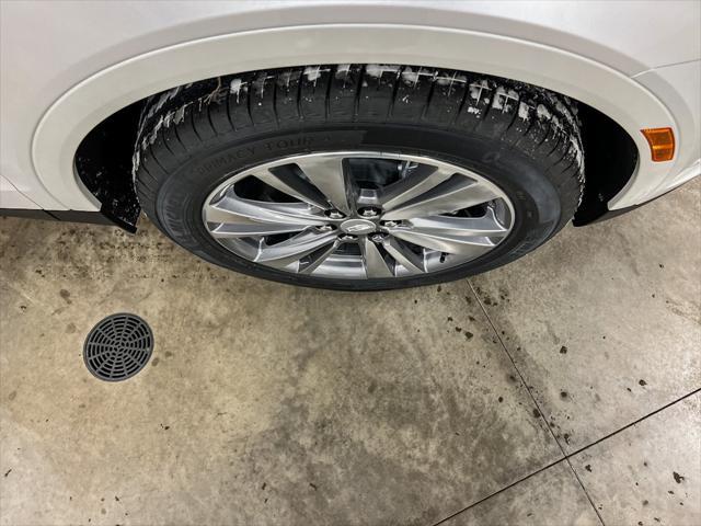 new 2025 Cadillac XT5 car, priced at $60,990