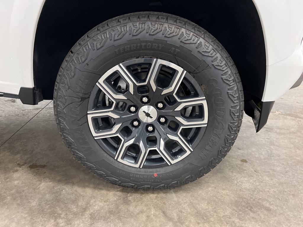 new 2025 Chevrolet Colorado car, priced at $47,040