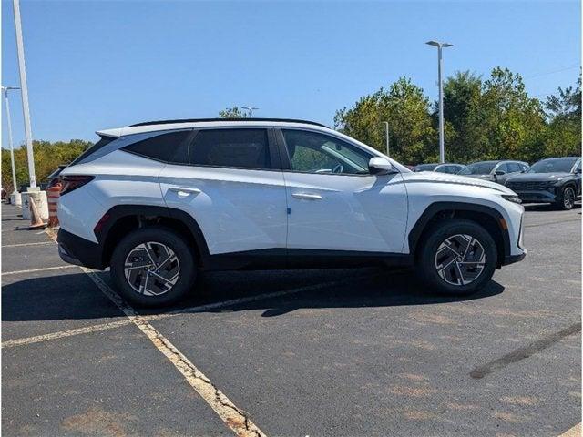 new 2025 Hyundai TUCSON Hybrid car, priced at $35,121