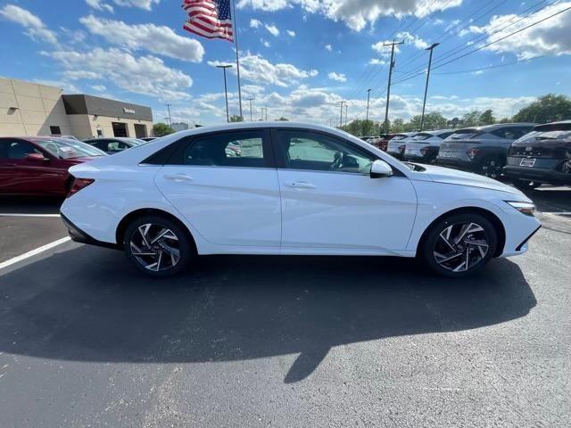 new 2024 Hyundai Elantra car, priced at $25,238