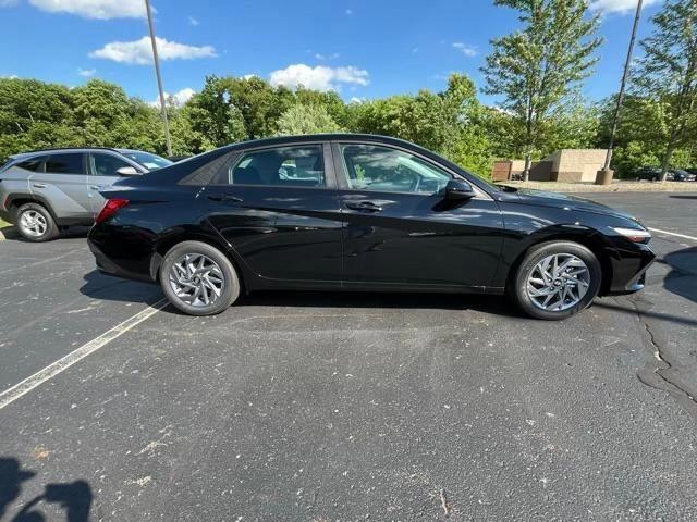 new 2024 Hyundai Elantra car, priced at $23,068